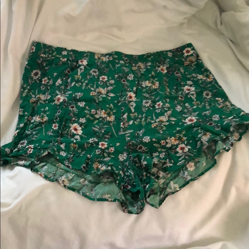 High waisted stretch shorts